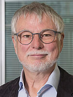 Portrait von Prof. Dr.-Ing. Peter Schulze