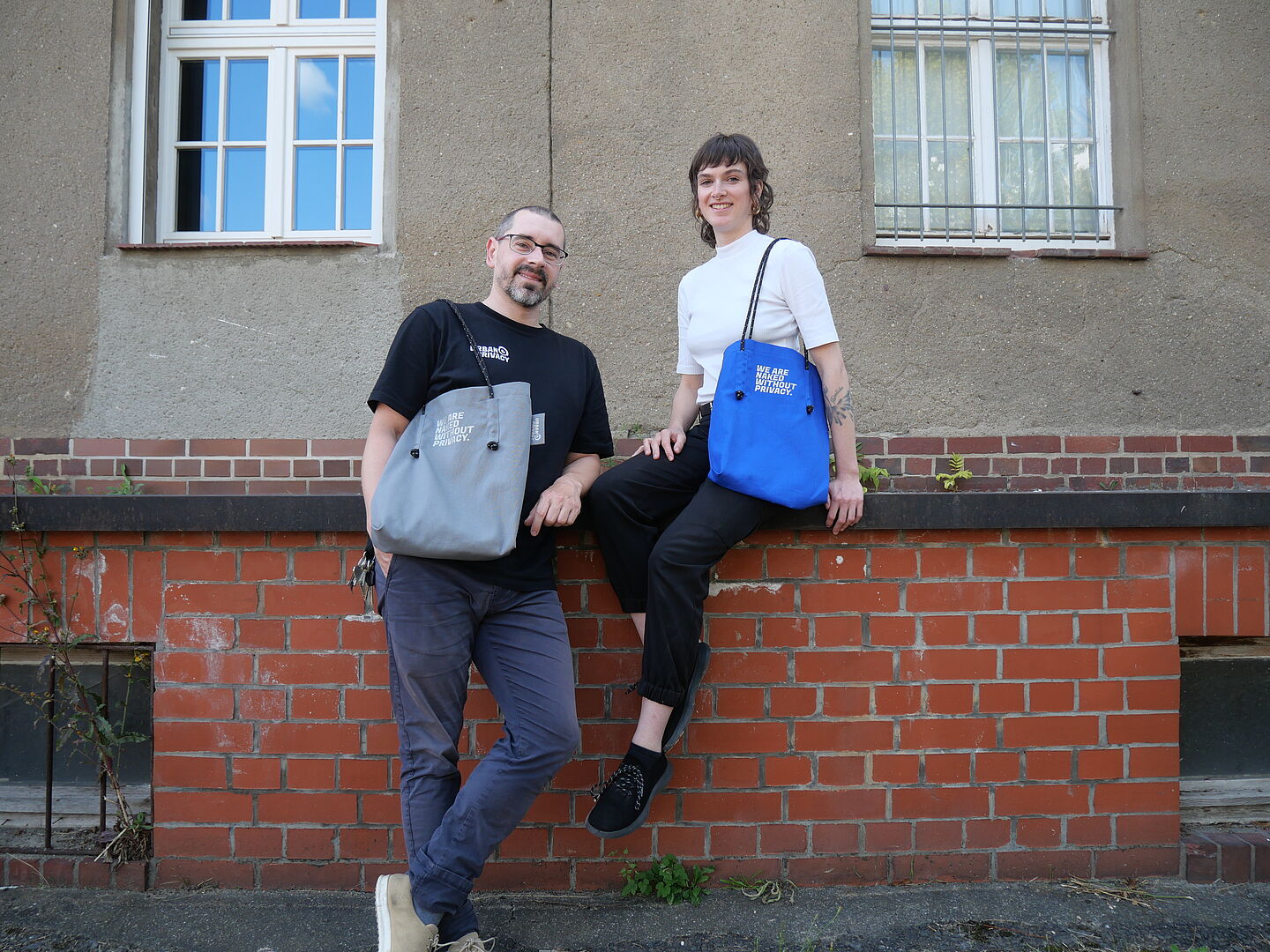 Das Team Urban Privacy mit ihren Statement Taschen