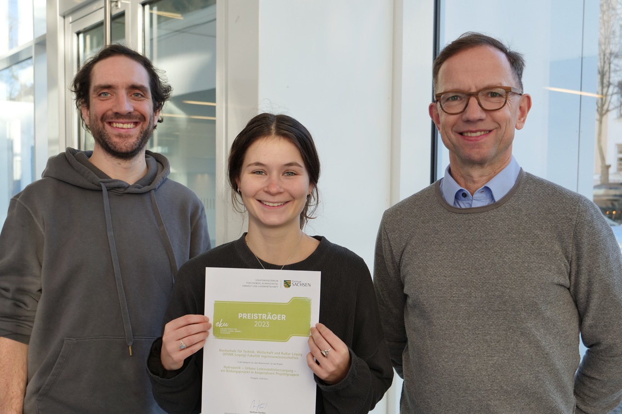Hydroponik Team (v.l.n.r.): M.Eng. Julian Hofbauer, B.Sc. Elena Richter und Prof. Dr.-Ing. Mathias Rudolph 